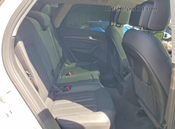 WA1AAAFY6M2028068 2021 AUDI Q5 White Սալոնի հետևի տեսք