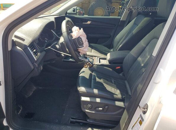 WA1AAAFY6M2028068 2021 AUDI Q5 White Սալոնի դիմացի տեսք