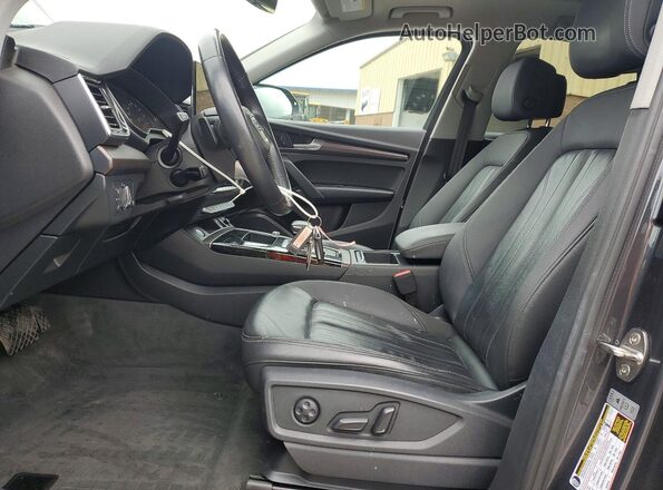 WA1AAAFY7M2019220 2021 AUDI Q5 Charcoal Front interior view