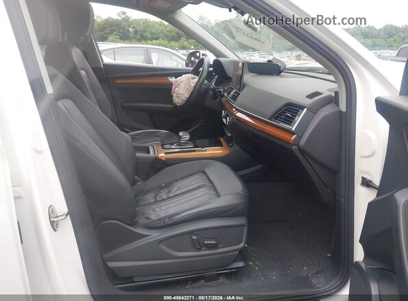 WA1AAAFY7M2019993 2021 AUDI Q5 Белый Вид салона спереди