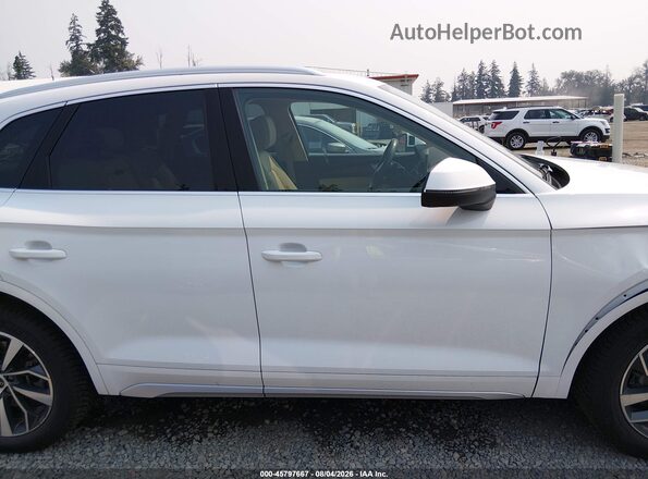 WA1AAAFY7M2024482 2021 AUDI Q5 White Սալոնի 360 աստիճան տեսք