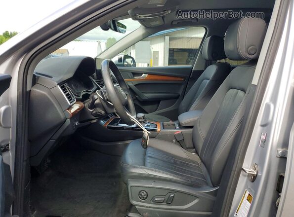 WA1AAAFY8M2103210 2021 AUDI Q5 Silver Սալոնի դիմացի տեսք