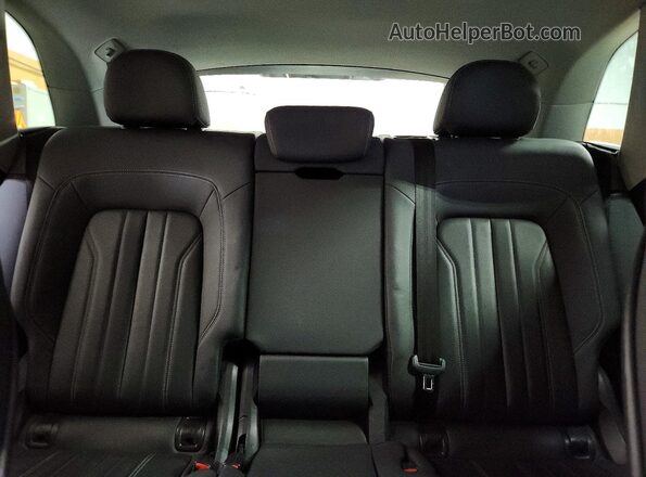 WA1AAAFY9M2010664 2021 AUDI Q5 Black Vista de los asientos traseros