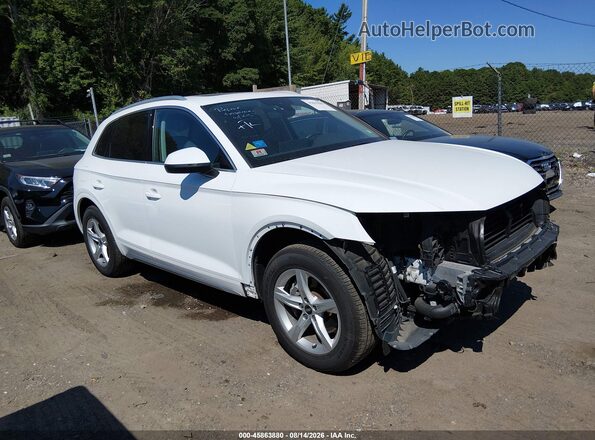 WA1AAAFY9M2096154 2021 AUDI Q5 White 360 interior view