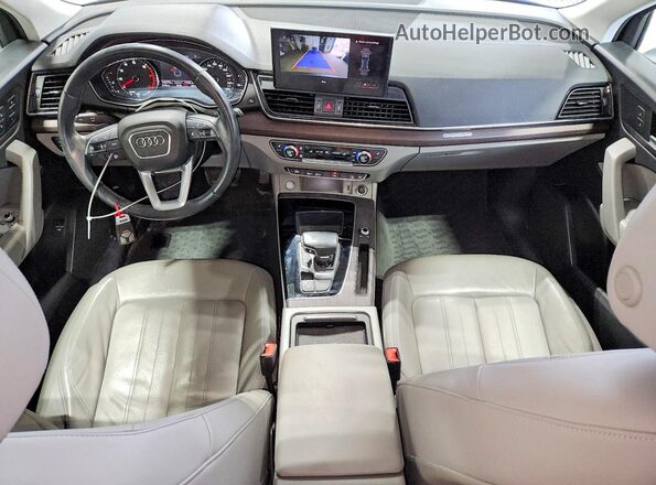 WA1AAAFYXM2054446 2021 AUDI Q5 Silver Widok deski rozdzielczej