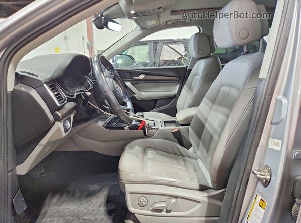 WA1AAAFYXM2054446 2021 AUDI Q5 Silver Widok wnętrza z przodu