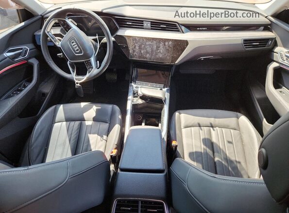 WA1AAAGE2MB006024 2021 AUDI E-TRON Gray Widok deski rozdzielczej