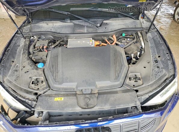 WA1AAAGE2NB037582 2022 AUDI E-TRON Blue Vista del compartimento del motor