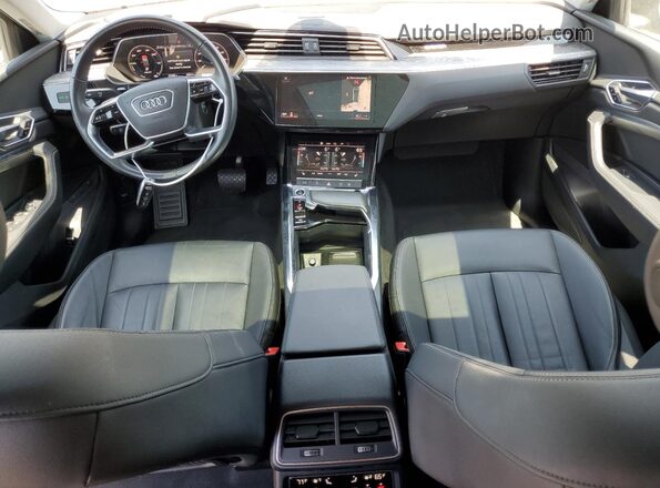 WA1AAAGE7MB029993 2021 AUDI E-TRON Black წინა პანელის ხედი