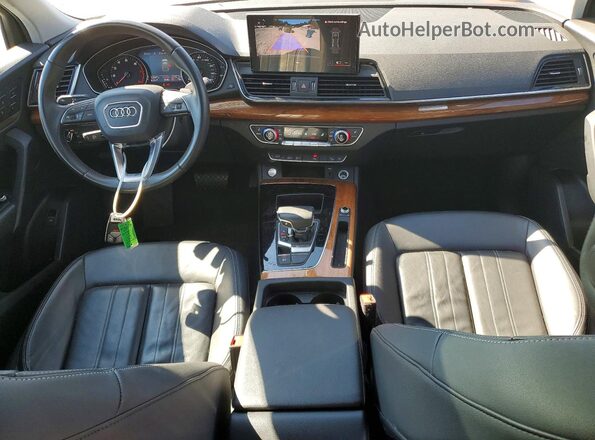 WA1ABAFY7P2048217 2023 AUDI Q5 Silver Widok deski rozdzielczej