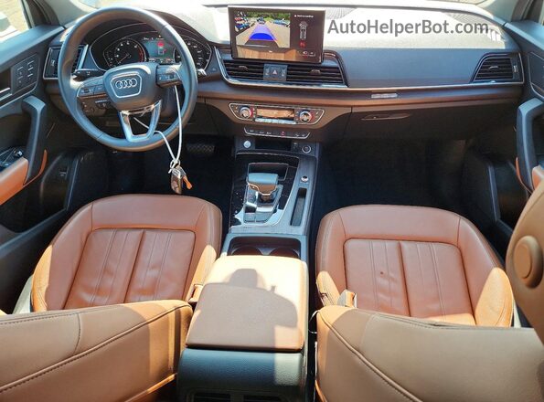 WA1ABAFYXR2009981 2024 AUDI Q5 White Dashboard view