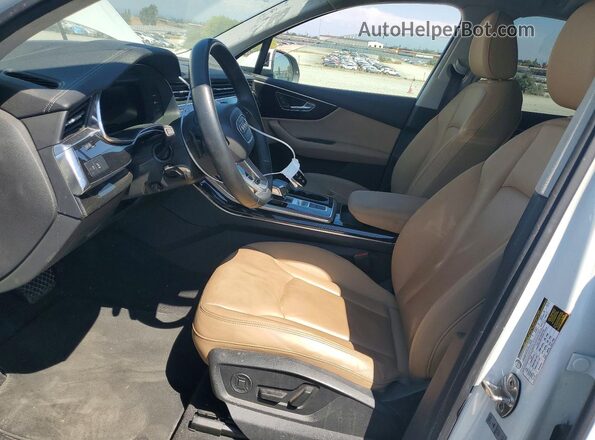 WA1ACBF76PD014526 2023 AUDI Q7 Белый Вид салона спереди