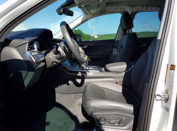 WA1ACBF79PD014942 2023 AUDI Q7 White Սալոնի դիմացի տեսք