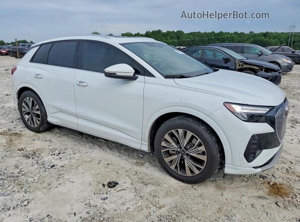 WA1ACBFZ1PP032917 2023 AUDI Q4 White Delantero derecho
