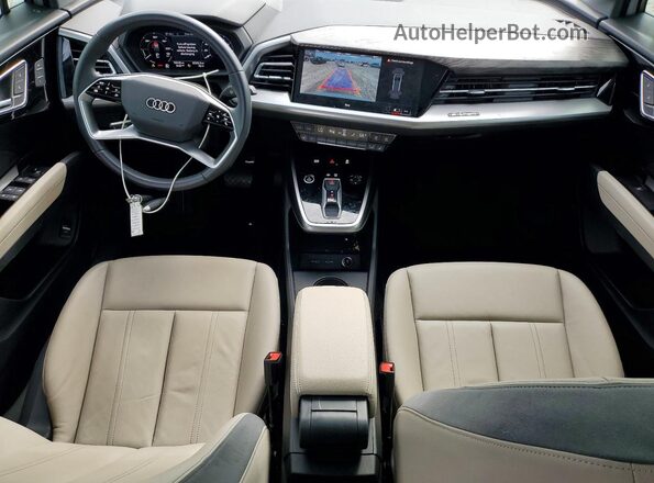 WA1ACBFZ1PP032917 2023 AUDI Q4 White Vista del salpicadero