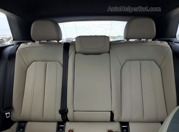 WA1ACBFZ1PP032917 2023 AUDI Q4 White Vista de los asientos traseros