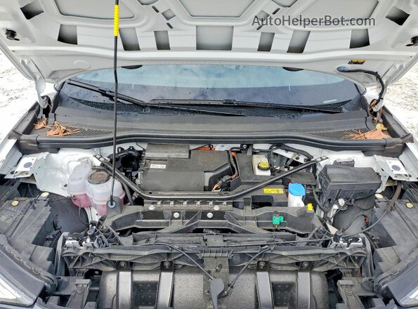 WA1ACBFZ1PP032917 2023 AUDI Q4 White Vista del compartimento del motor