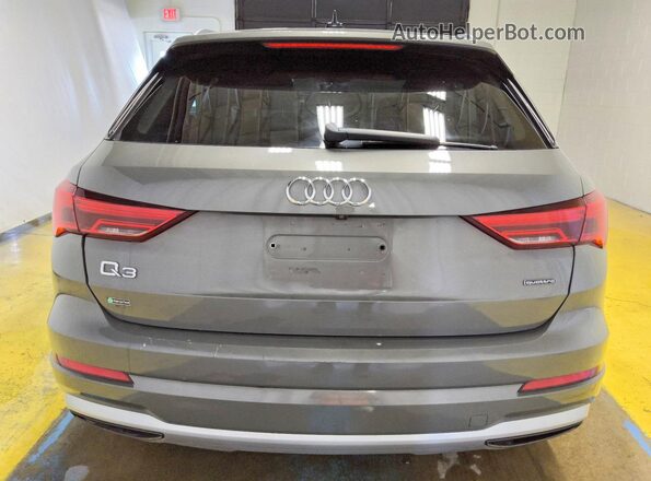 WA1AECF30K1076463 2019 AUDI Q3 Gray Հետևի տեսք