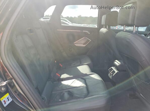 WA1AECF34L1078394 2020 AUDI Q3 Black Вид задньої частини салону
