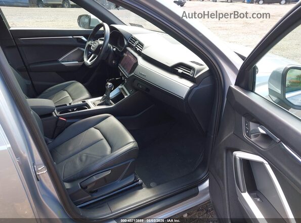 WA1AECF38K1075495 2019 AUDI Q3 Silver Widok wnętrza z przodu