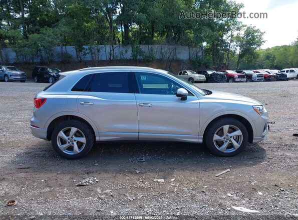 WA1AECF38K1075495 2019 AUDI Q3 Silver Widok wnętrza z tyłu