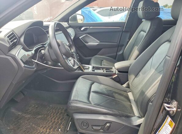 WA1AECF38L1007926 2020 AUDI Q3 Black წინა სალონის ხედი