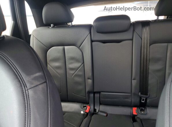 WA1AECF38L1007926 2020 AUDI Q3 Black უკანა სავარძლების ხედი