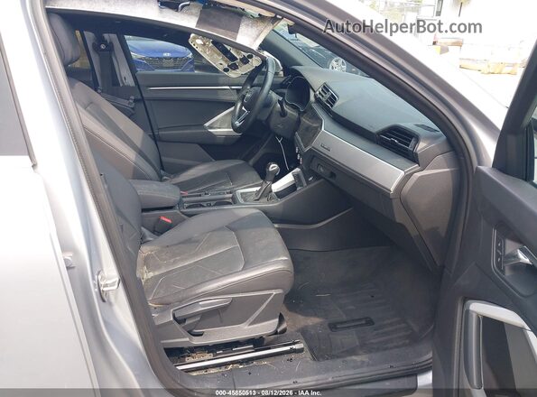 WA1AECF39L1044547 2020 AUDI Q3 Silver Widok wnętrza z przodu