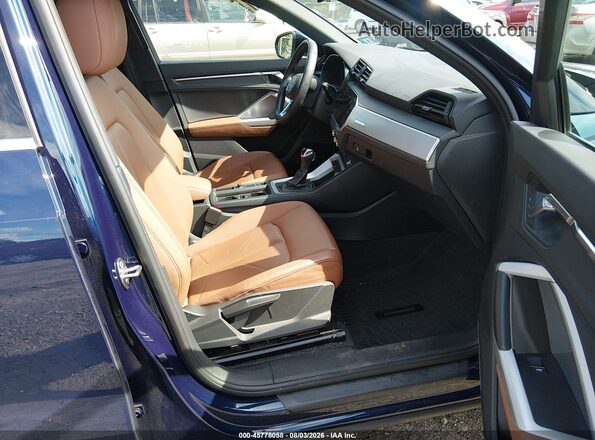 WA1AECF39L1118775 2020 AUDI Q3 Dark Blue წინა სალონის ხედი