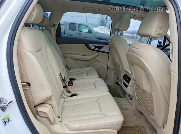 WA1AHAF72KD047625 2019 AUDI Q7 White Widok wnętrza z tyłu
