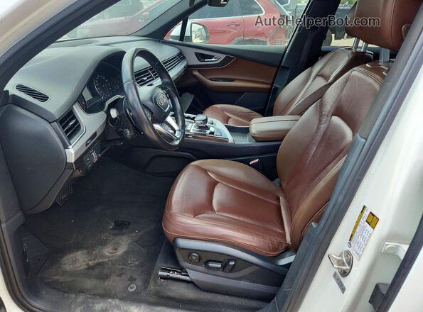 WA1AHAF73JD026023 2018 AUDI Q7 White Вид салону спереду
