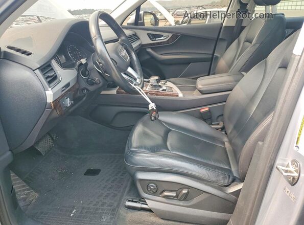 WA1AHAF73KD014620 2019 AUDI Q7 Silver Widok wnętrza z przodu