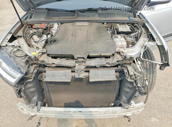 WA1AHAF73KD014620 2019 AUDI Q7 Silver Widok komory silnika