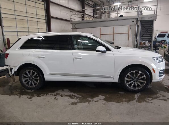 WA1AHAF76JD013900 2018 AUDI Q7 White 360 interior view