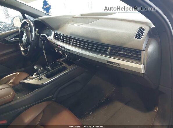 WA1AHAF79KD039554 2019 AUDI Q7 Gray Front interior view
