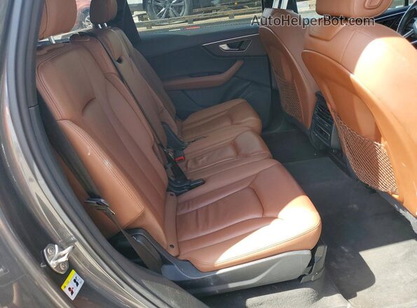WA1AJAF70MD023086 2021 AUDI Q7 Gray Widok wnętrza z tyłu