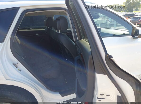 WA1ANAFY0J2037767 2018 AUDI Q5 White Vista de la etiqueta del VIN