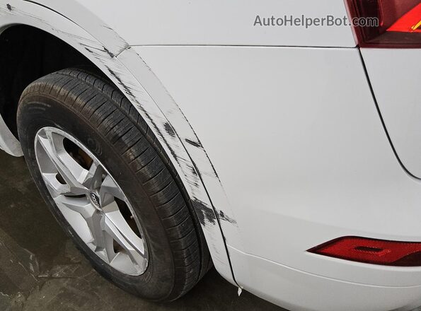 WA1ANAFY0J2130871 2018 AUDI Q5 White 