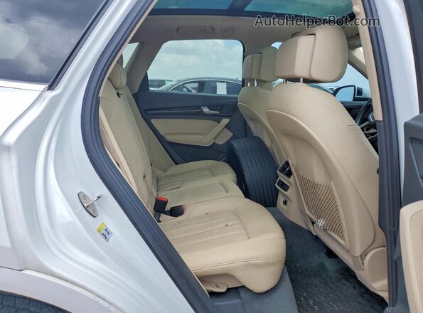 WA1ANAFY0K2045580 2019 AUDI Q5 White უკანა სავარძლების ხედი