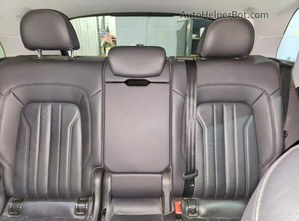 WA1ANAFY2J2169042 2018 AUDI Q5 Silver Вид задніх сидінь
