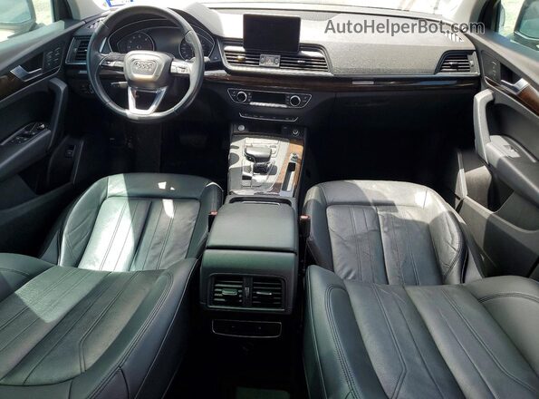 WA1ANAFY2L2019385 2020 AUDI Q5 Gray Առջևի վահանակի տեսք