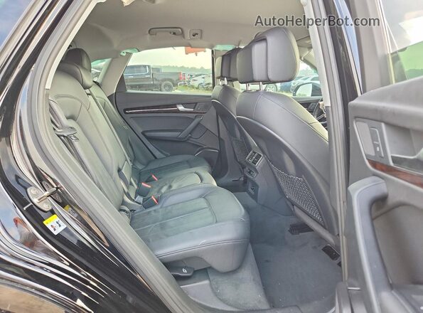 WA1ANAFY3J2101820 2018 AUDI Q5 Black Widok wnętrza z tyłu