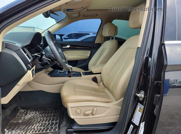 WA1ANAFY3K2111636 2019 AUDI Q5 Black Вид салону спереду