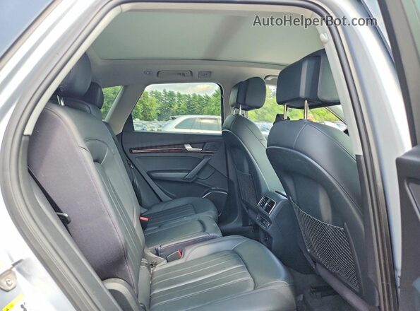 WA1ANAFY8J2005181 2018 AUDI Q5 Silver Widok wnętrza z tyłu