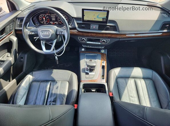 WA1ANAFY8J2005181 2018 AUDI Q5 Silver Widok deski rozdzielczej