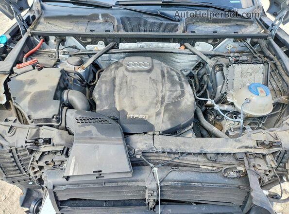 WA1ANAFY8J2005181 2018 AUDI Q5 Silver Widok komory silnika