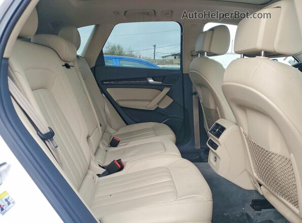 WA1ANAFY8J2137440 2018 AUDI Q5 Белый Вид задней части салона
