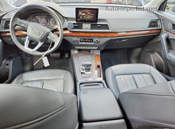 WA1ANAFY8L2041164 2020 AUDI Q5 Black Առջևի վահանակի տեսք