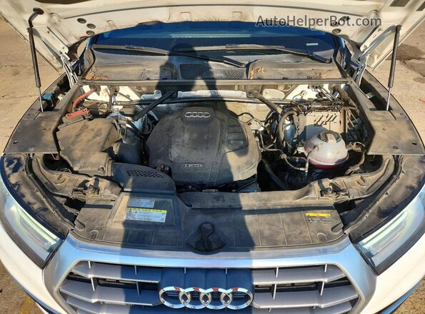 WA1ANAFY9J2010115 2018 AUDI Q5 White Вид задньої частини салону