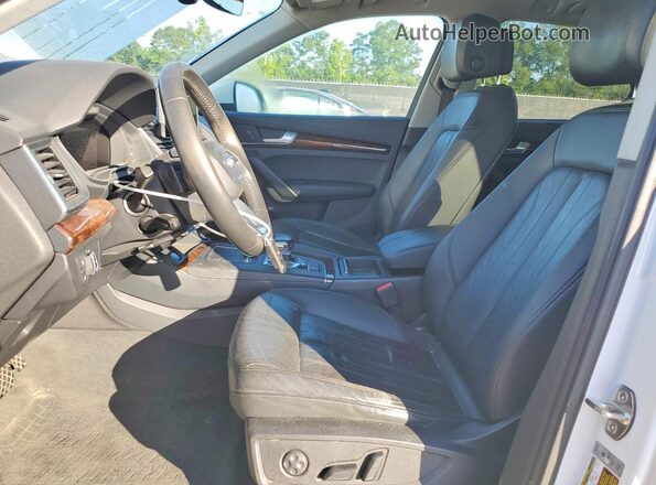 WA1ANAFY9J2017291 2018 AUDI Q5 White წინა სალონის ხედი